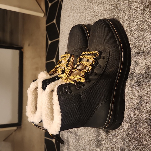 Dr. Martens - Picture 2 of 3